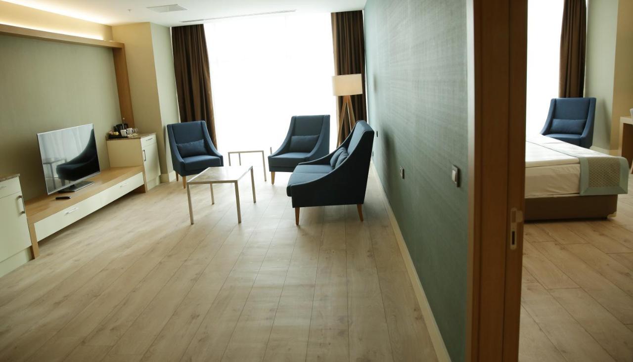 The Hotel 4*